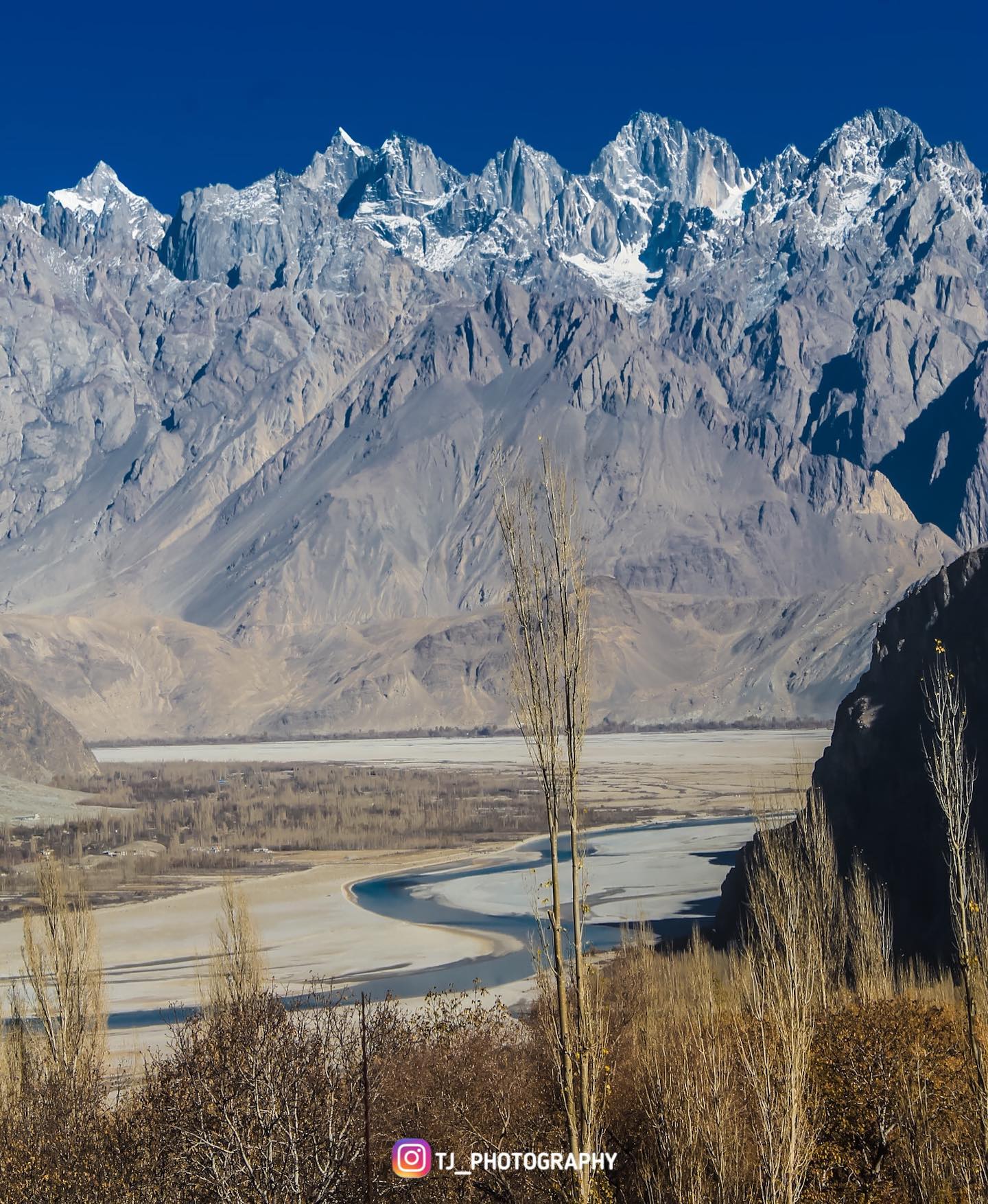 Machulu Cones & Kharfaq Lake (Ghanche)